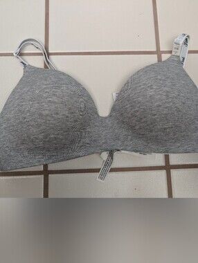 PINK Victoria's Secret Heather Gray Wireless Bra